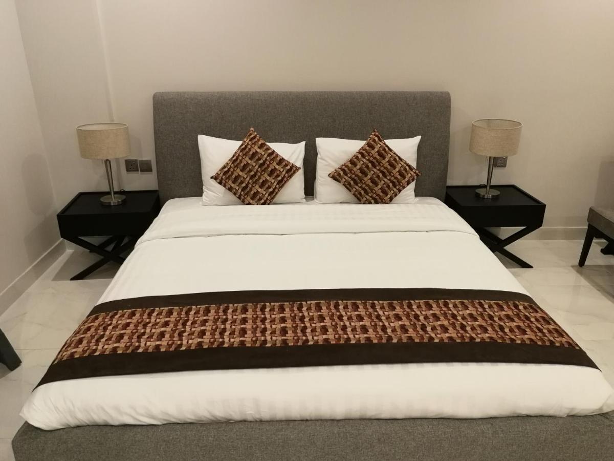 Infinity Juffair Suites Манама Экстерьер фото